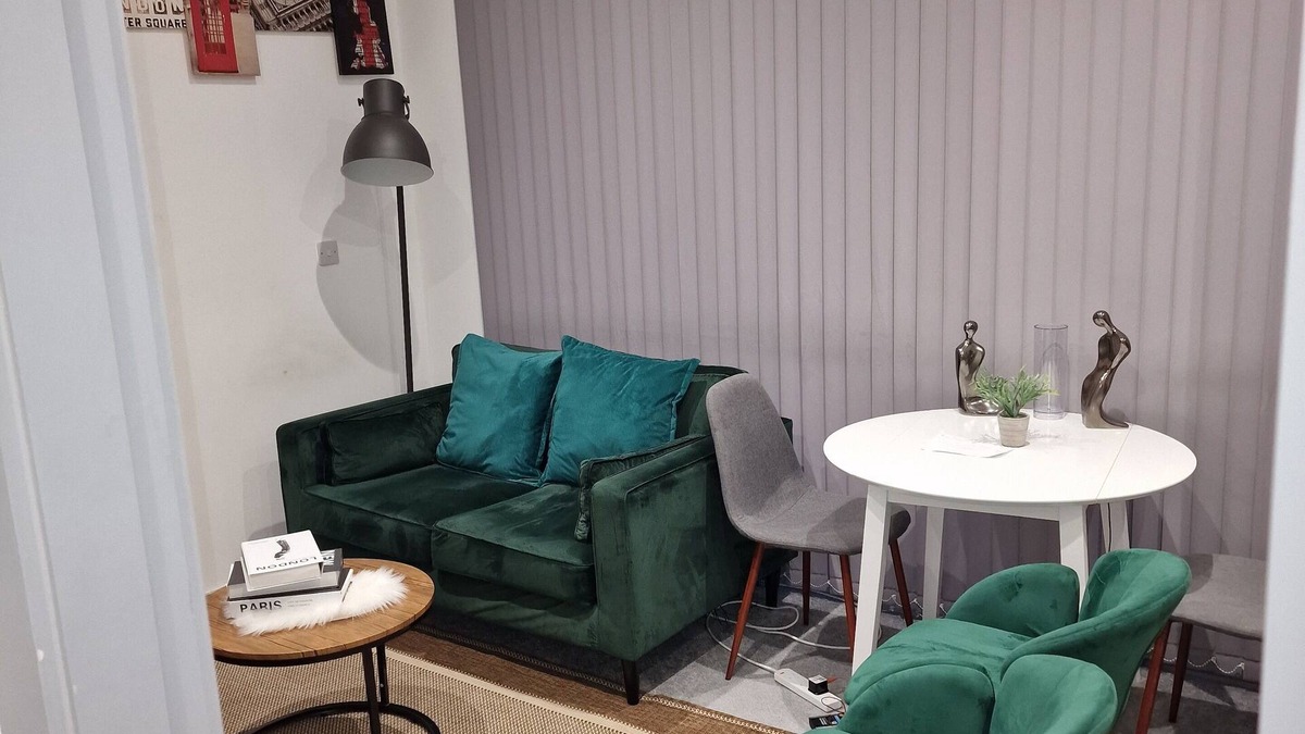 Brierley Hill Apartment | Home Away From Home.