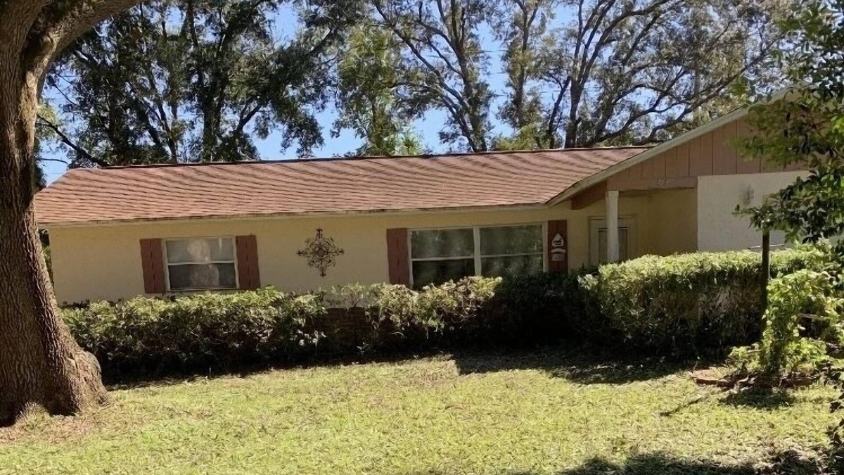 Pine Ridge House | Home away from home feel, comfortable, close to stores, services, activities