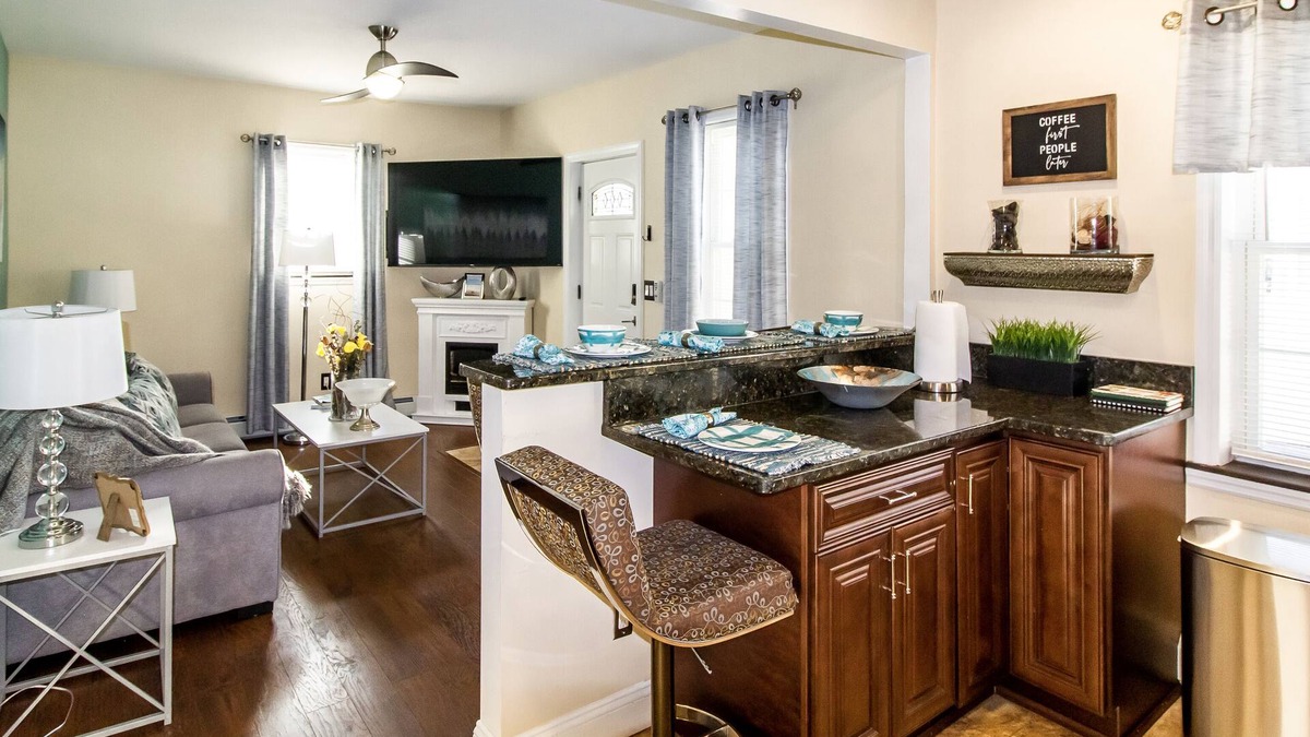 Vauxhall Apartment | HOME AWAY FROM HOME, 2Bedroom 2Bath w/Free Parking