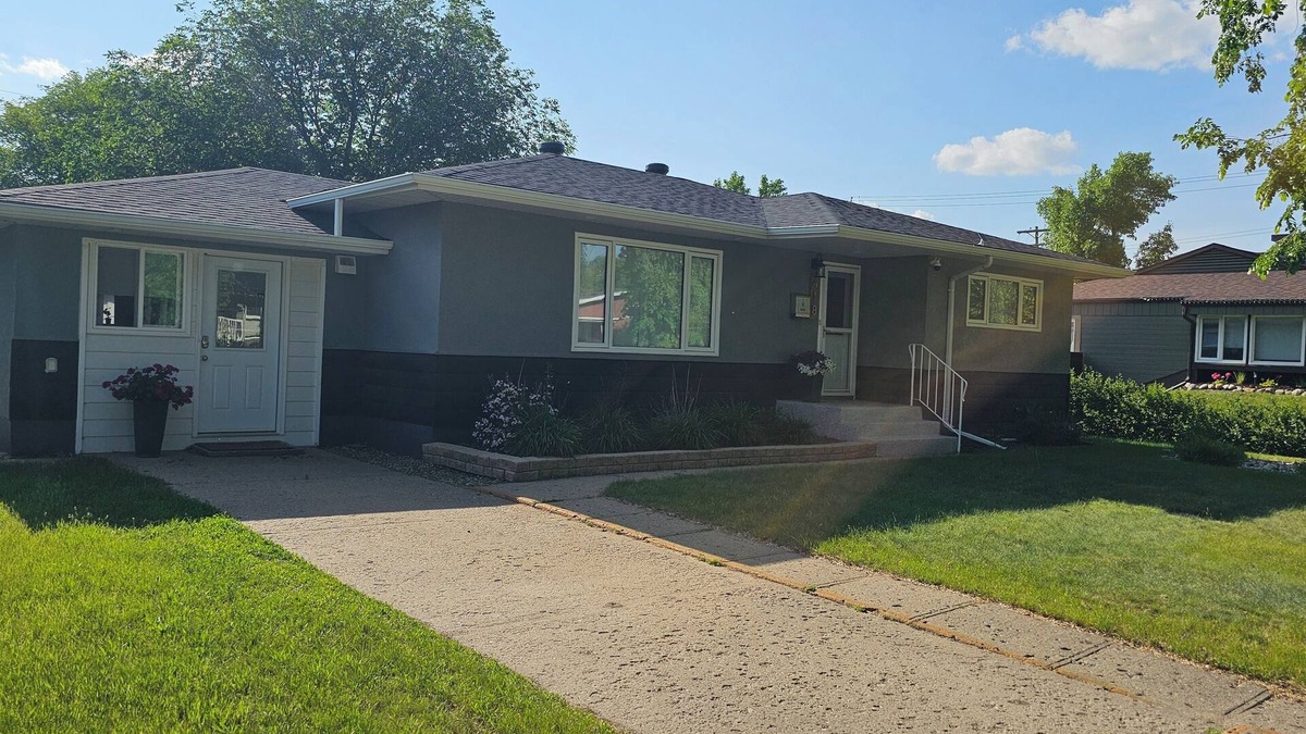 Brandon House | Home away from Home. | Brandon Manitoba