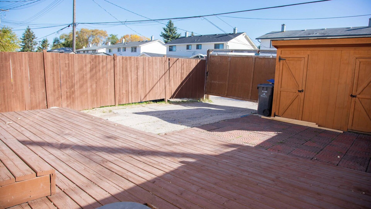 Winnipeg House | Home Away from Home! Family-sized vacations, group getaways, business trips,