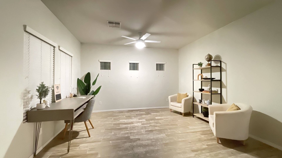Laveen House | Home away from home in Sunny AZ -Office & 4 bedroom