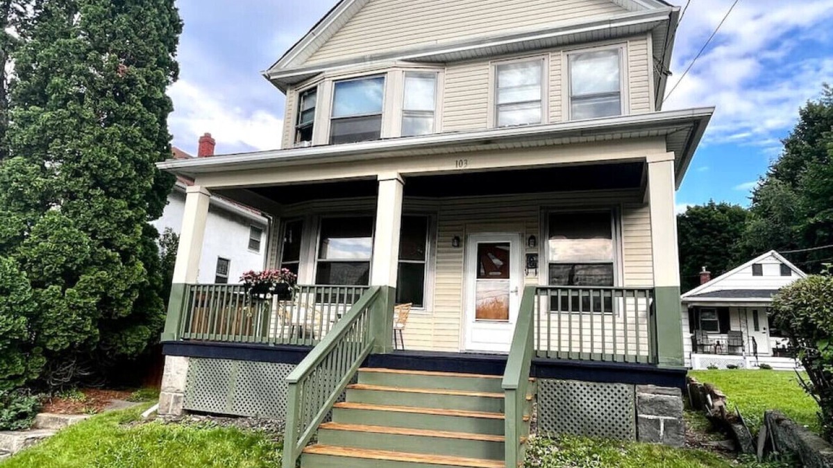 Scranton House | Home away from home in Electric City
