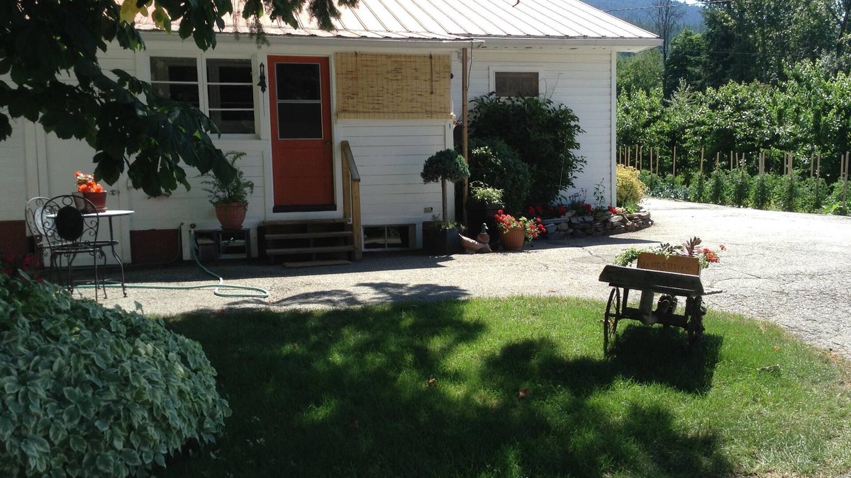 Wynndel Other | Home away from home, nestled into a small, family, farm.