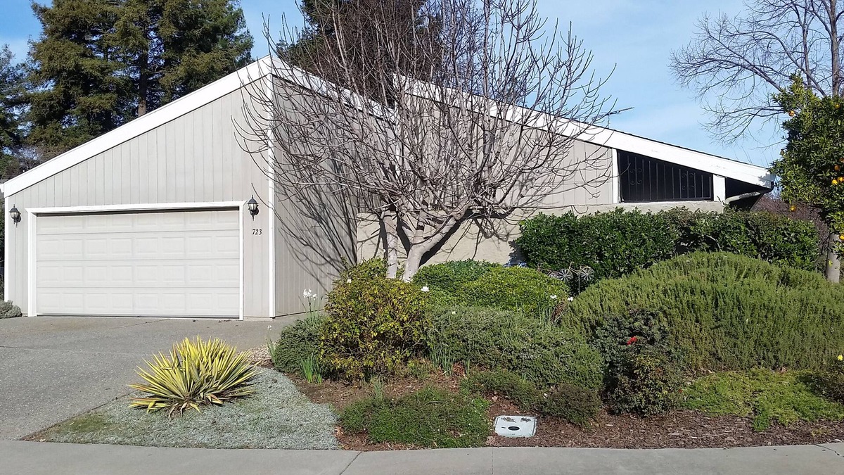 Covell Park House | Home Away from Home/Newly updated/Walking distance to Green Belt parks and shops