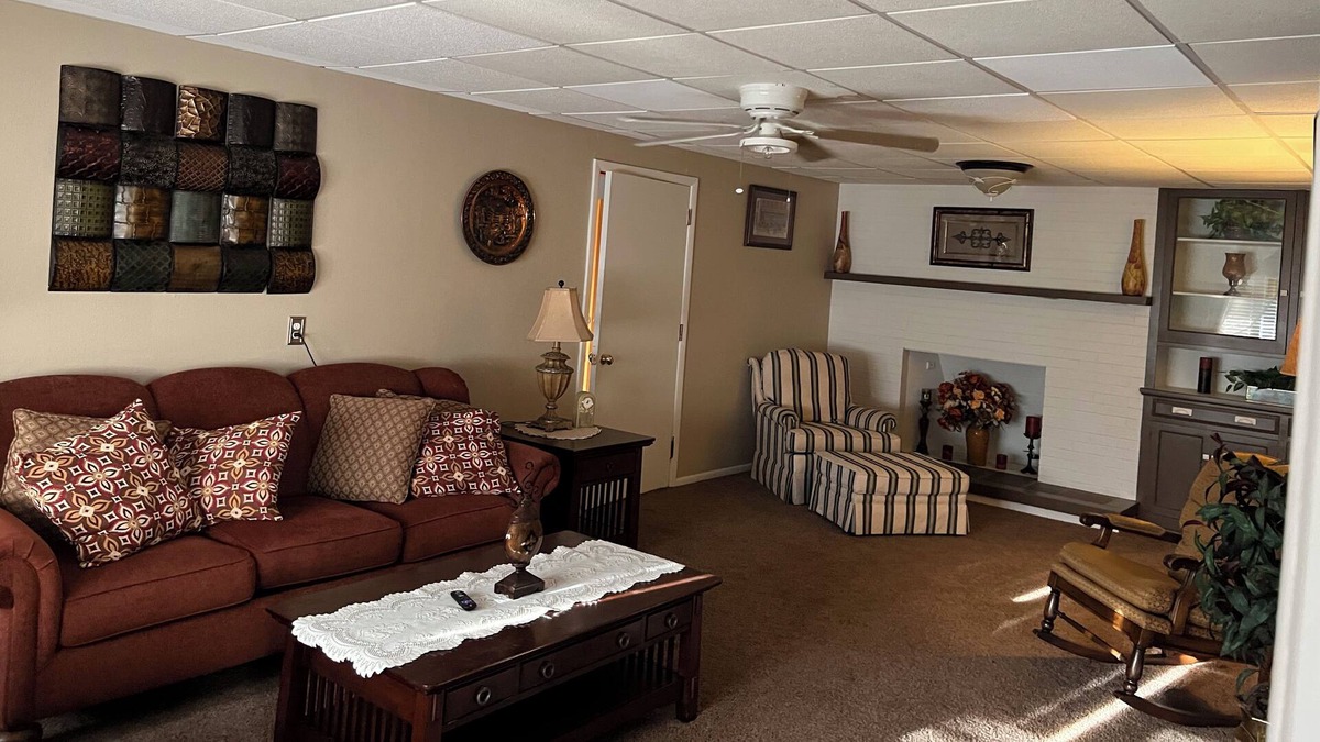 Bucyrus Apartment | Home away from home one bedroom apartment