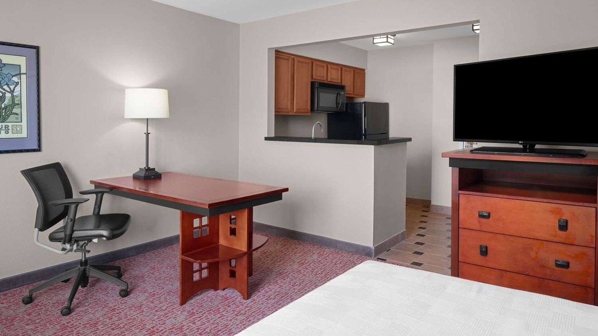 East Roseville Parkway House | Home-Away-From-Home: Perfect Suite for Family Vacations!