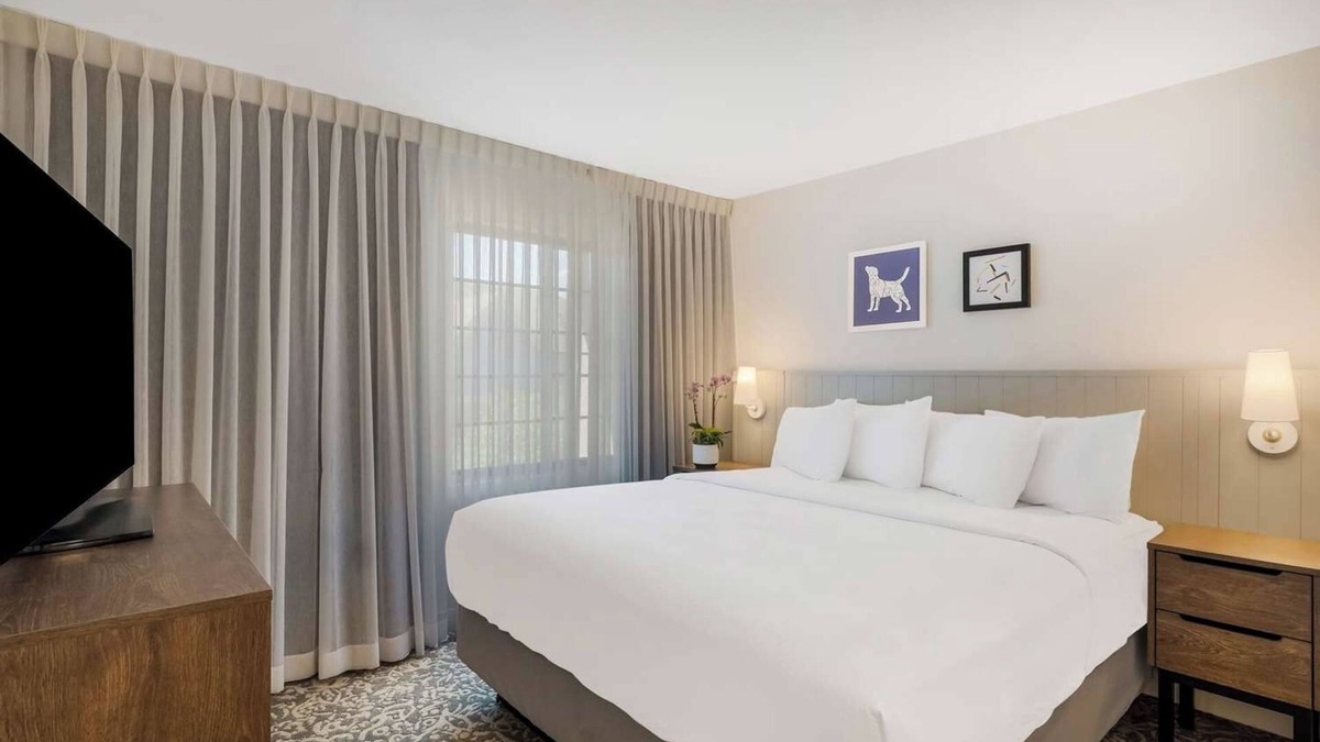 Lone Tree Hotel | Home Away From Home - Spacious Suite with Living Space | Outdoor Pool