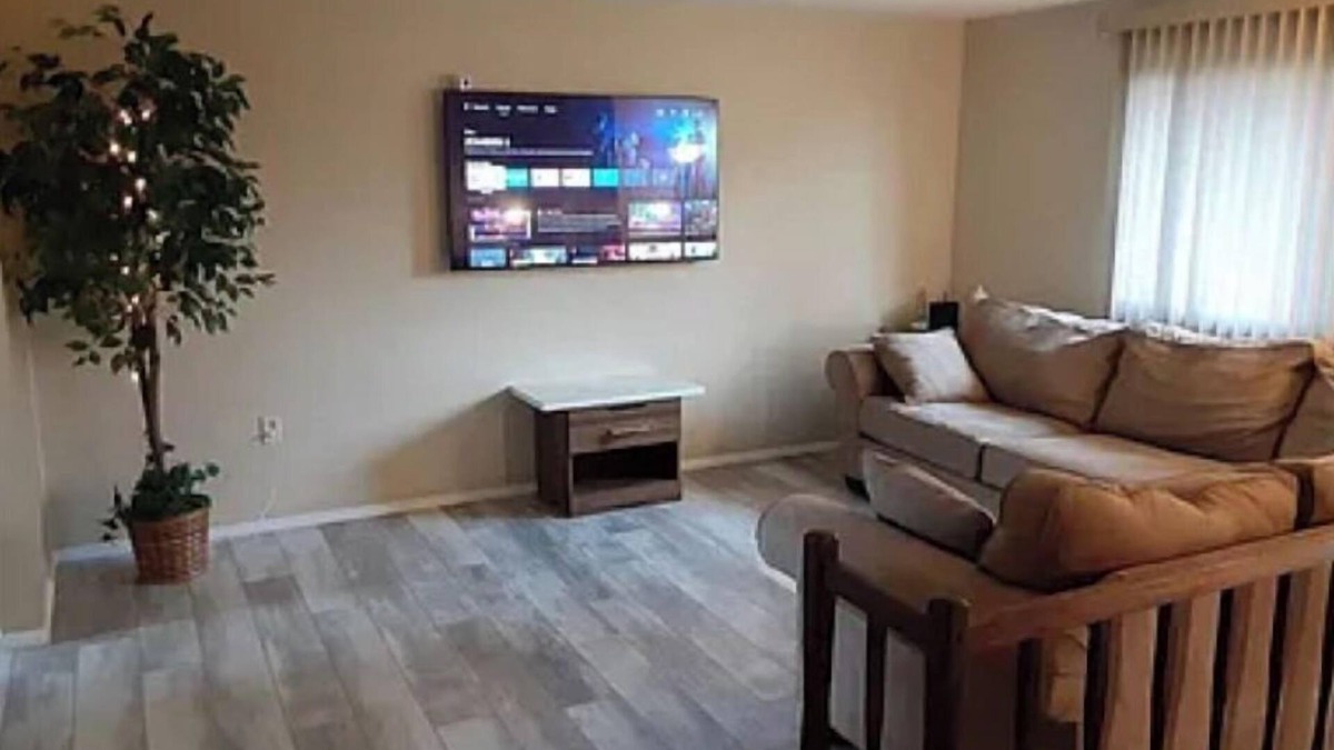 Bridgeville House | Home Away from Home