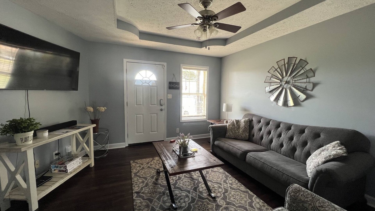 Clarksville House | Home away from home 37042