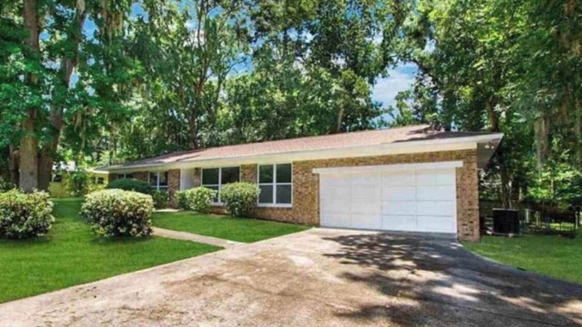 Gainesville House | Home away from home