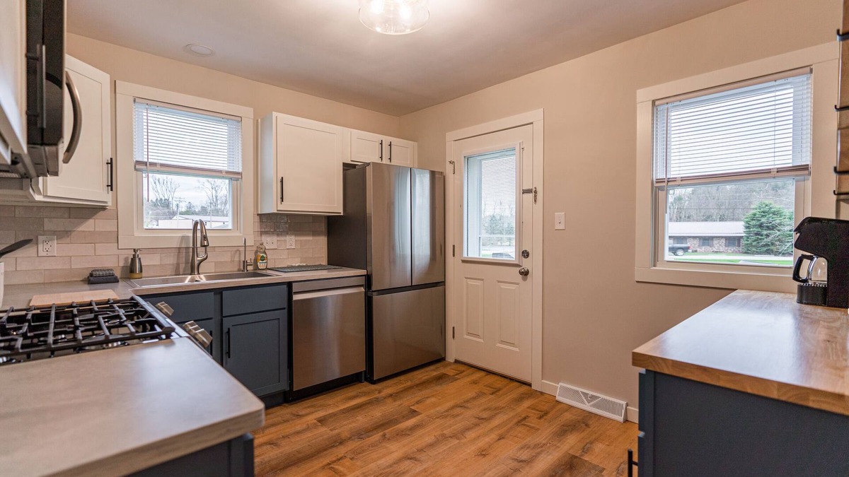 Grove City House | Home Away From Home - near GCC