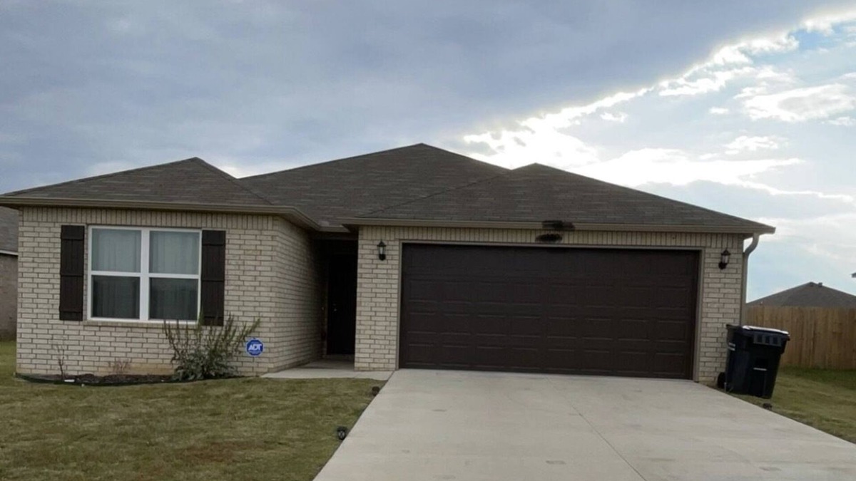 Jonesboro House | Home Away From Home!