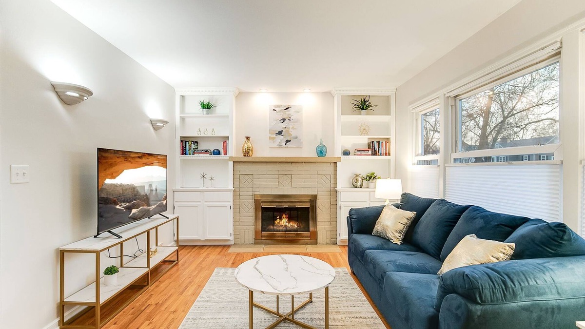St. Louis Park House | Home Away From Home: Fully Equipped, Pet Friendly Haven Welcomes You