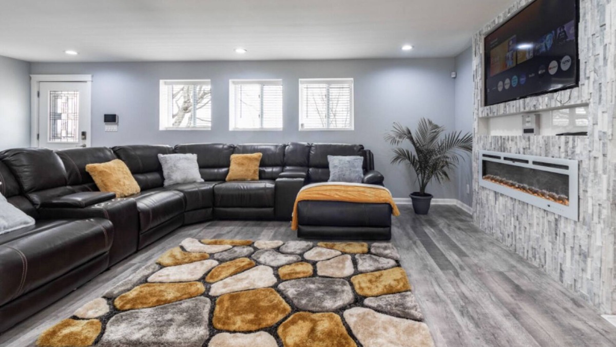 Monroeville House | Home away from home!