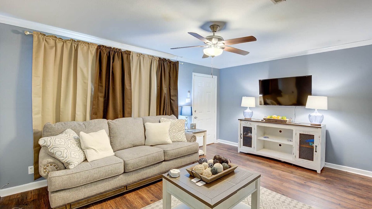 Highland Historic District House | Home away from home in quiet area close to everything.