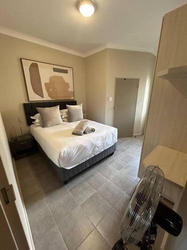 Menlo Park Apartment | Home away from Home