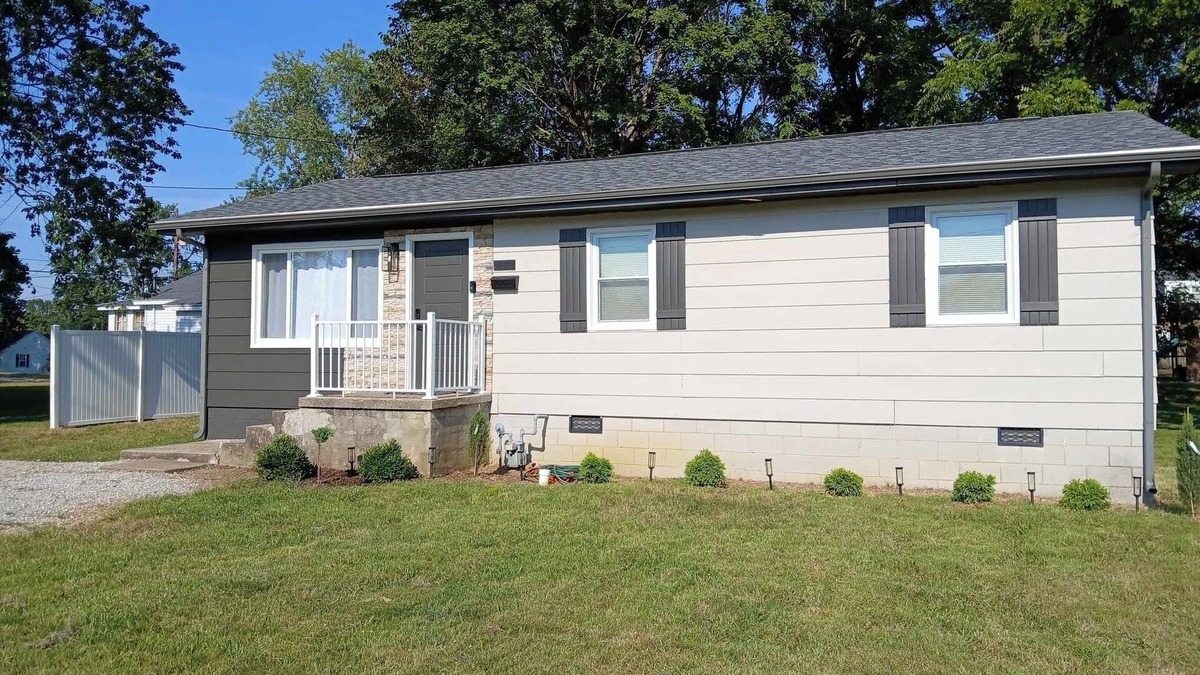 Beaver Dam House | HOME AWAY - Newly Updated 3-BR house with WiFi and AC in the heart of Beaver Dam