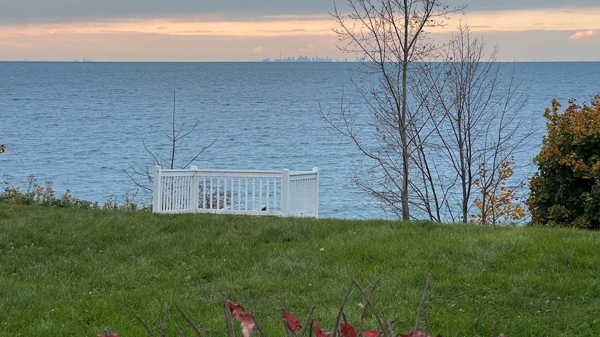 Town of Porter Villa | Home Away on Lake Ontario