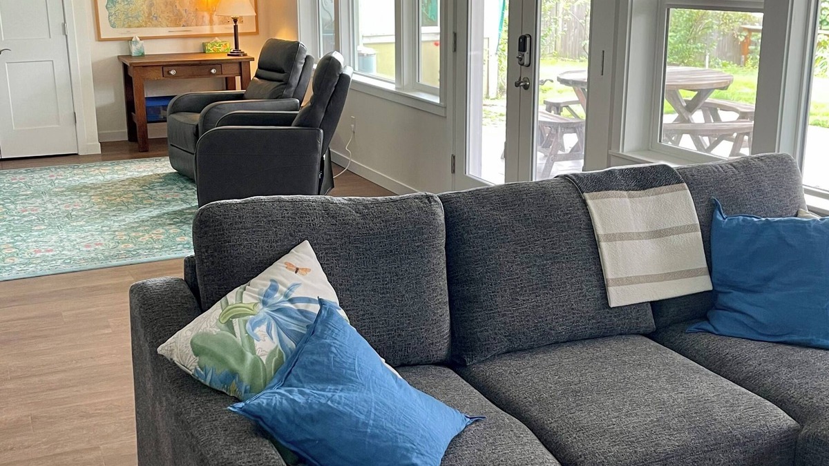 Amazon Apartment | Home base for Autzen, Matt Knight, Hayward events + UO Commencement