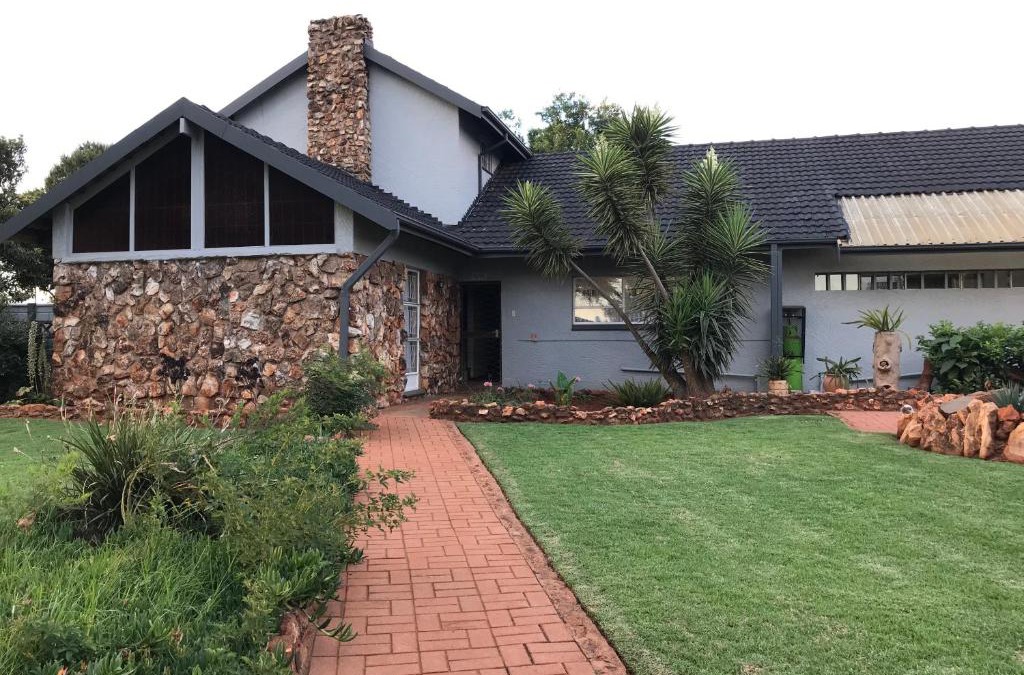 Ekurhuleni House | @ Home Bed & Breakfast