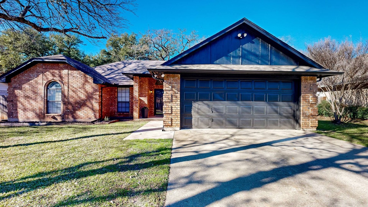 Azle House | Home close to Eagle Mountain Lake, pond & beach with patio, streaming, W/D, & AC