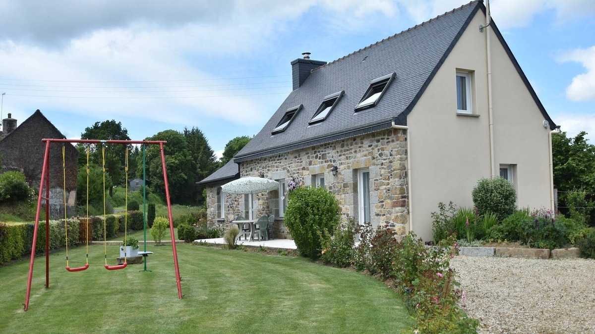 Plouvara House | Home for 7 Guests in Plouvara