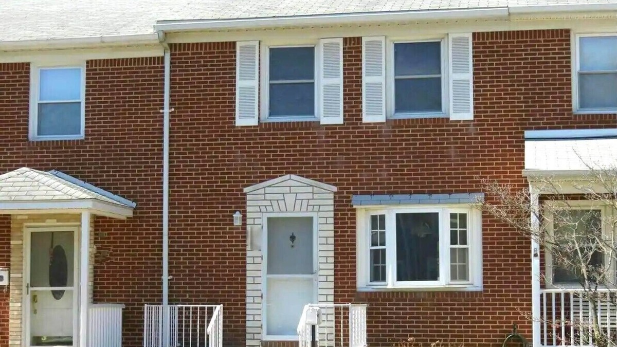 Parkville House | Home for the Holidays Near Baltimore