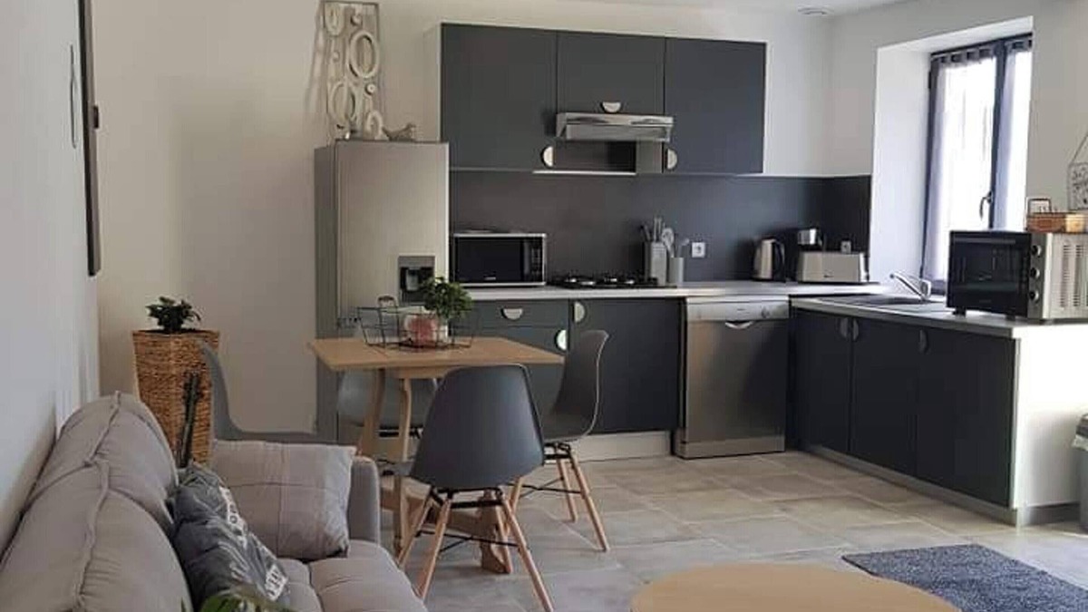 Sainte-Genevieve-les-Gasny Apartment | Homerez - Apt. Sainte-Geneviève-lès-Gasny