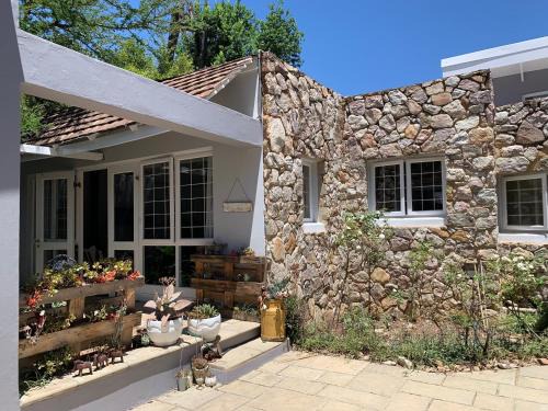 Greater Johannesburg Metropolitan Area Apartment | Home From Home, Waverley B&B, Johannesburg
