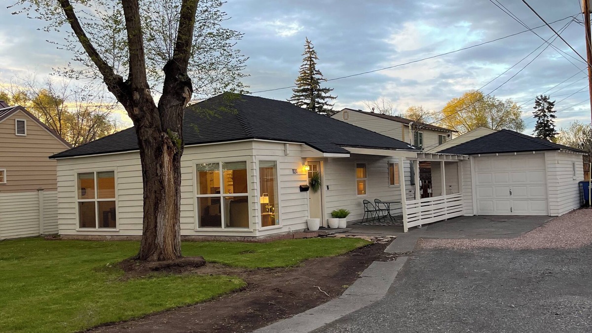 Redmond House | Home in Downtown Redmond Oregon and in the heart of Central Oregon.