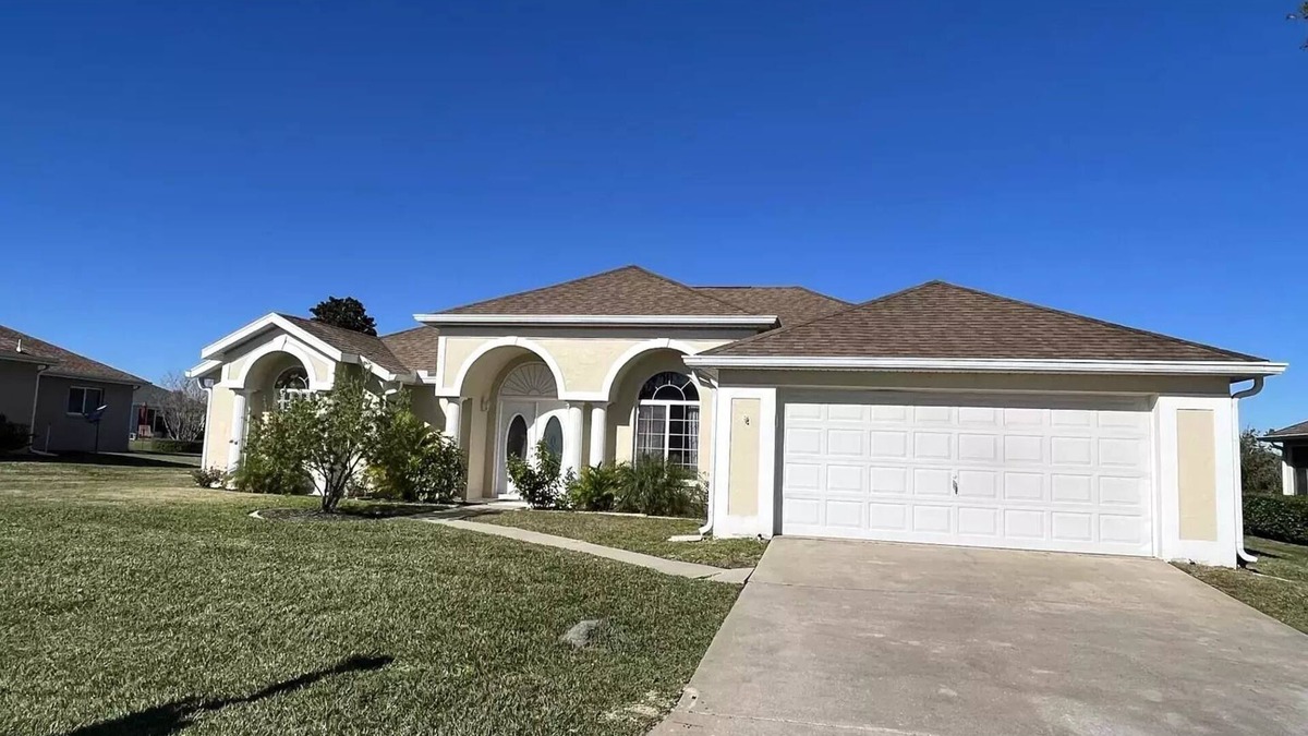 Fellowship House | Home in Gated Community and Country Club minutes away from the WEC and HITS