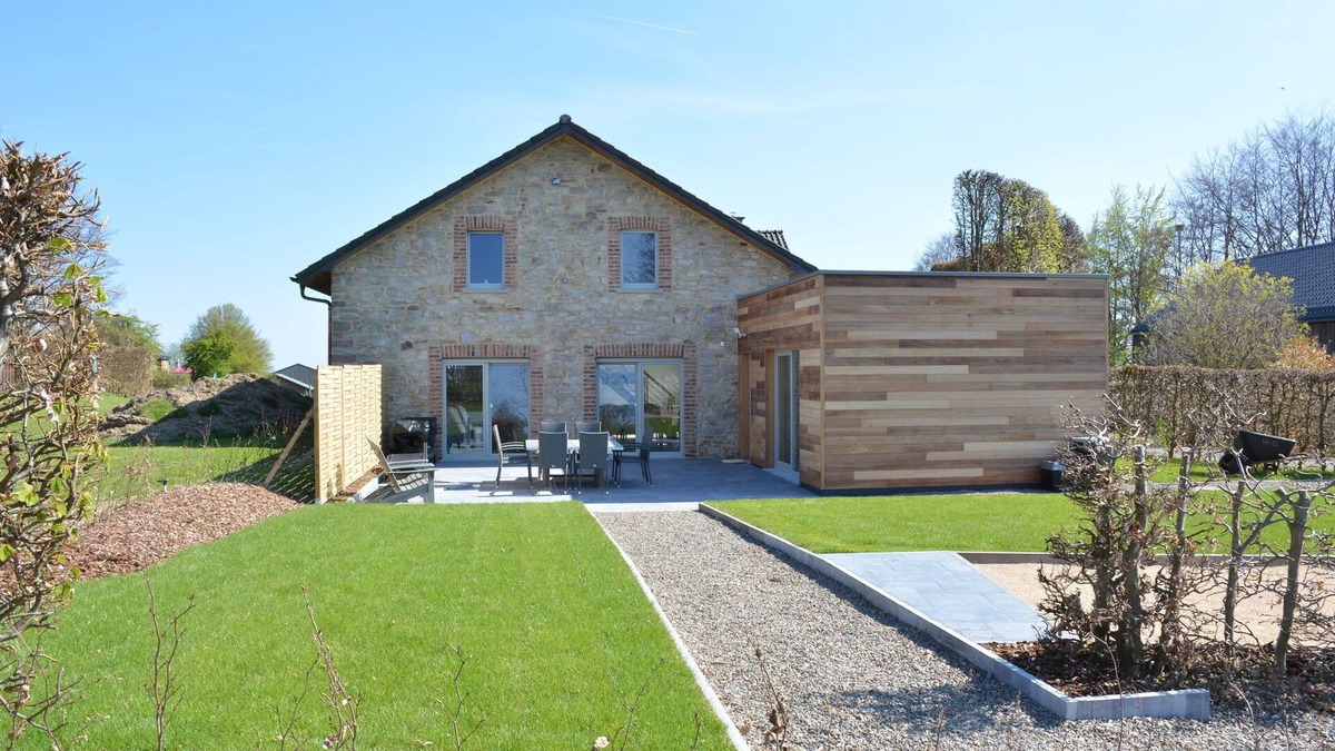 Ovifat House | Home in Ovifat with Sauna