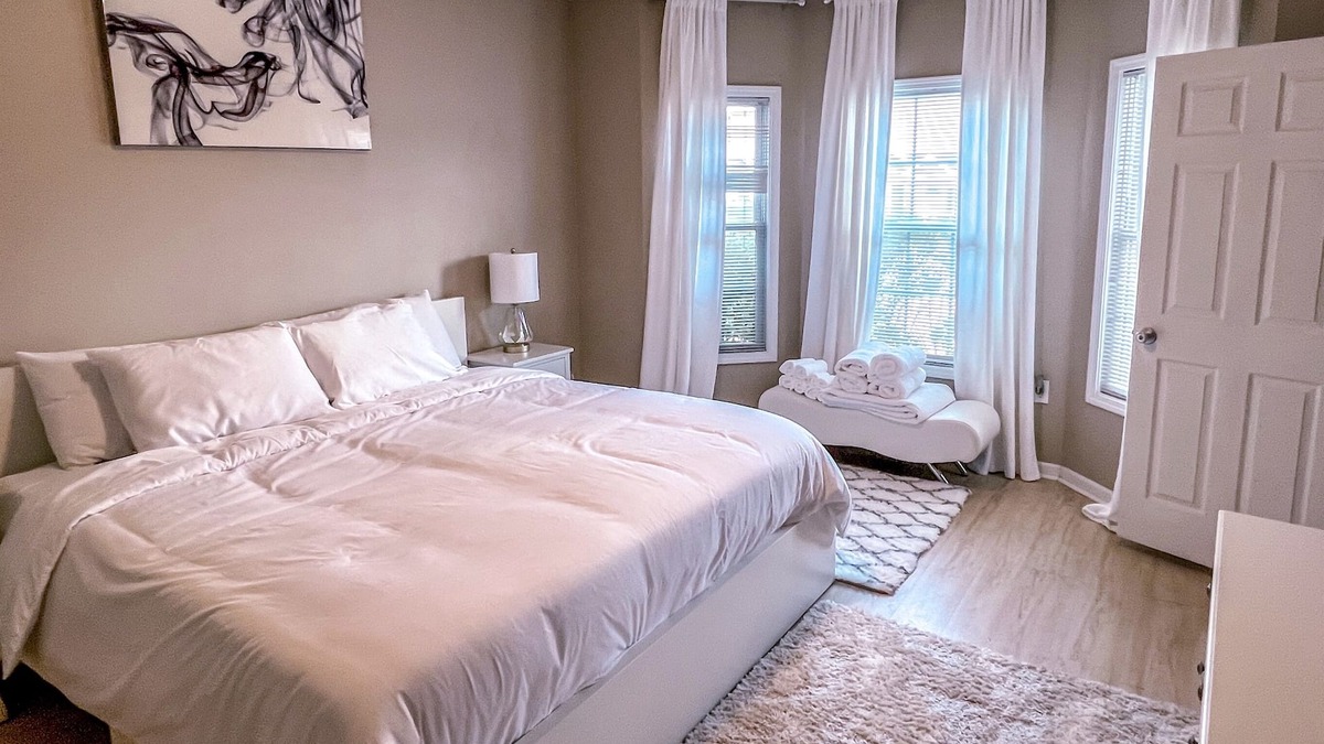Haven Heights Apartment | Home in Radford, Minutes to RU, I-81 & 20mins to VT