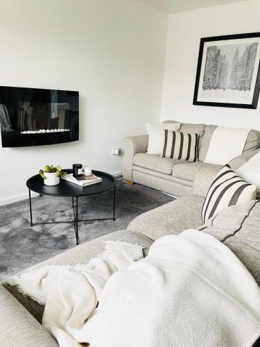 Barnt Green Apartment | Home in Solihull - Near NEC, BHX & Solihull Town Centre