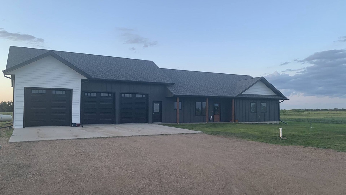 Pierre House | Home in Spring/Cow Creek. 15 miles North of Pierre, SD