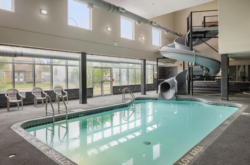 Yorkton Hotel | Home Inn & Suites Yorkton