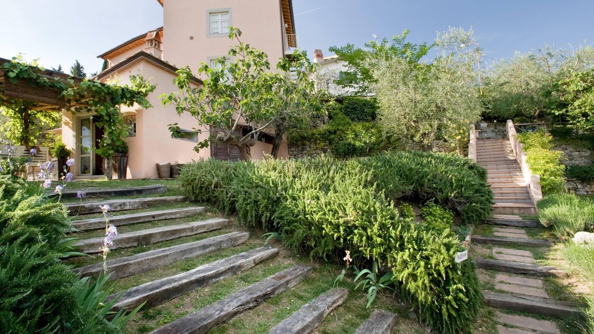 Sesto Fiorentino Apartment | Homerez - Appartement for 4 ppl. with garden at Comune di Sesto Fiorentino