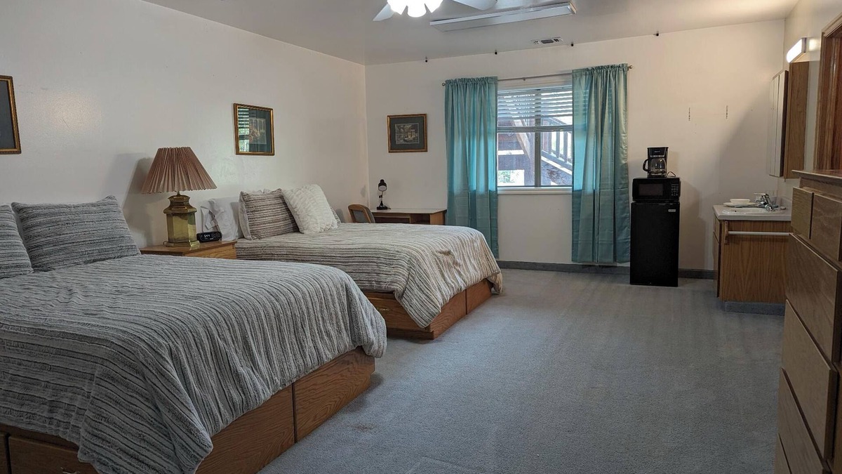 Hot Springs Cabin | Home-like Cabin Room - Room 144