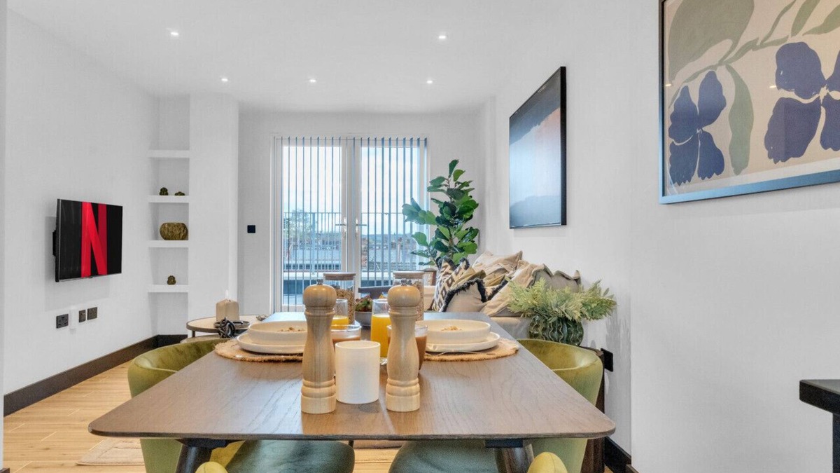 North Finchley Apartment | home.ly - North London Finchley Penthouse