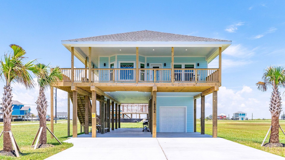 Indian Beach House | Home near the beach with large deck, gas grill, patio, outdoor shower & W/D