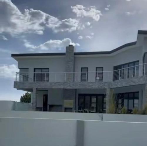 West Bank House | Home of Beauty