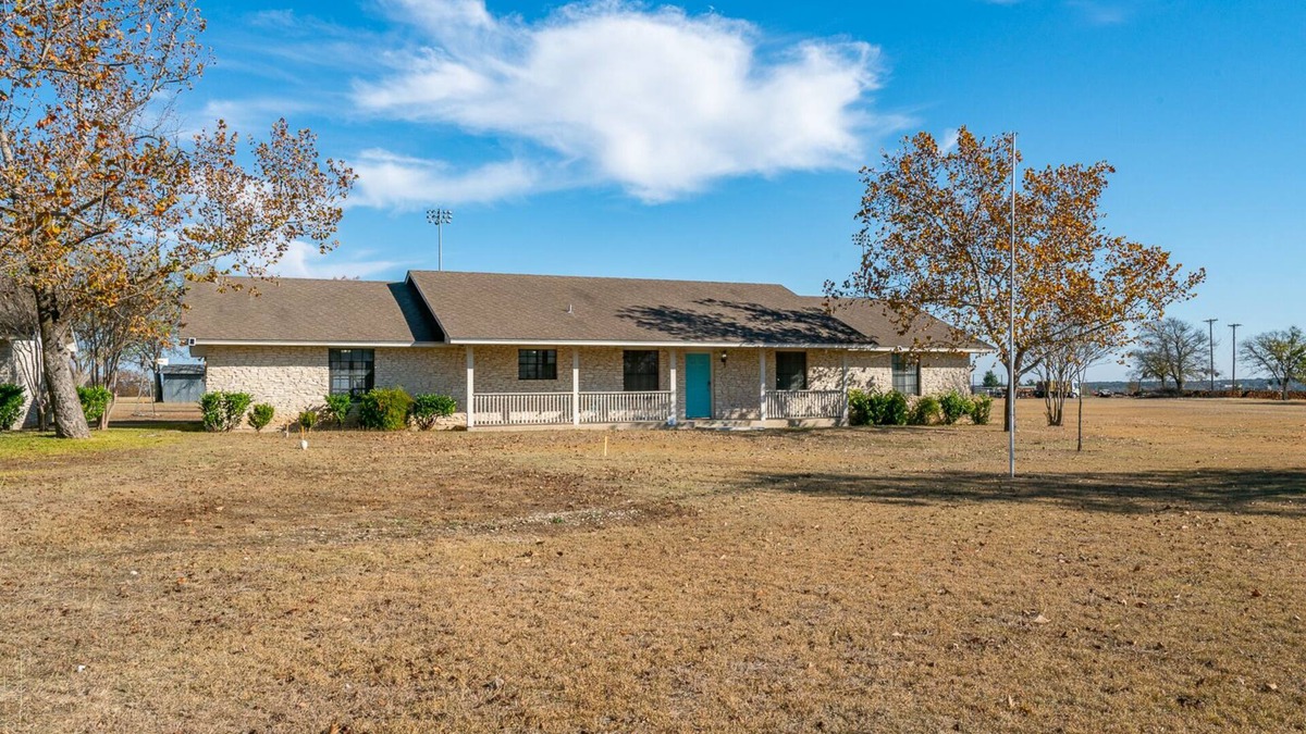 Round Rock House | Home on 3 Acres Next to Park - Round Rock Getaways