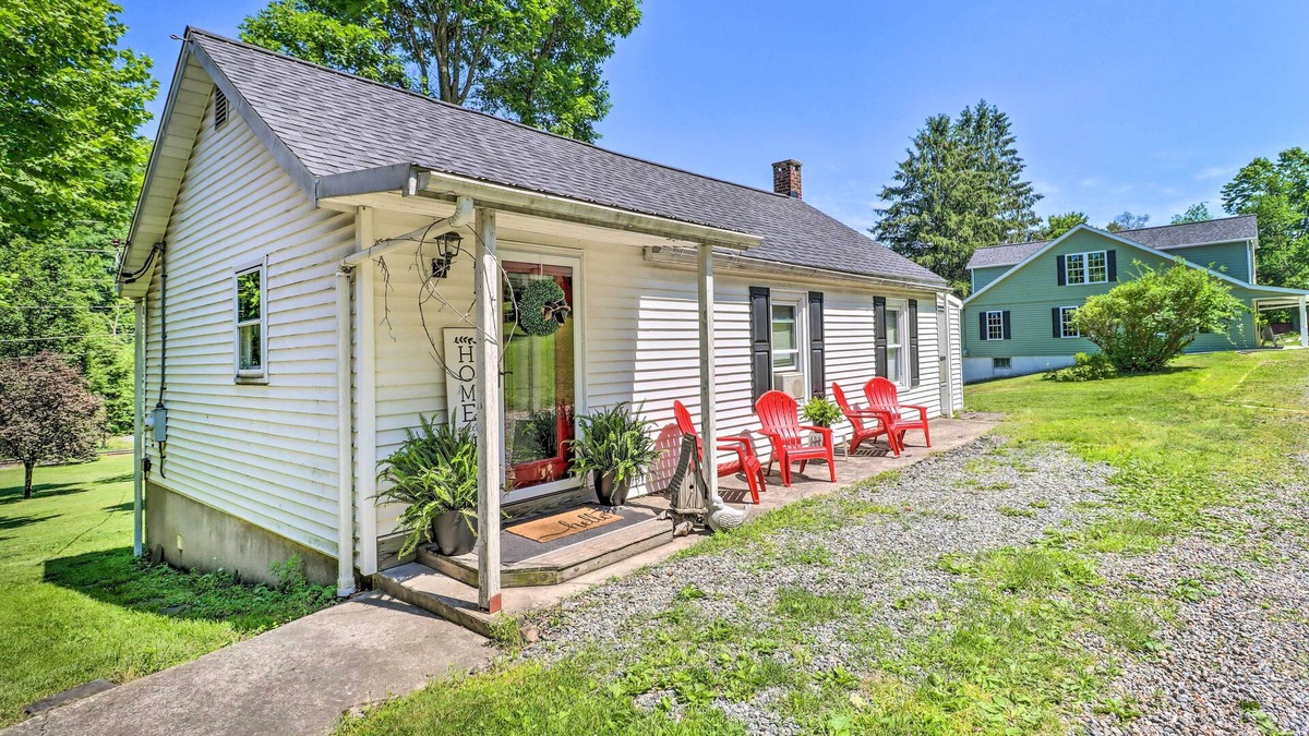 Brockton House | Home on Shared 10 Acres, On-Site Trail Access