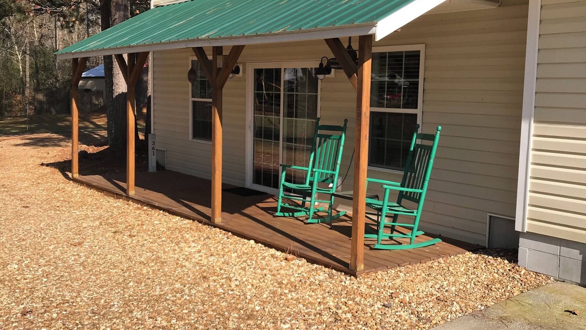 Gadsden House | Home on the Coosa Private with Great Sunsets