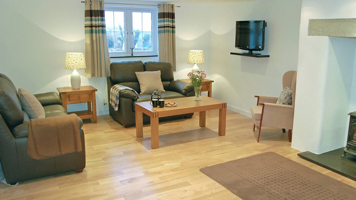 Helstone Cottage | Home Park Farm Cottages A