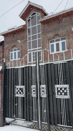 Brein Hotel | Home sleeper Homestay , Srinagar