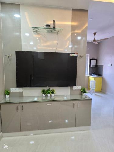 Kodambakkam Apartment | HOME STAY In TNAGAR E14