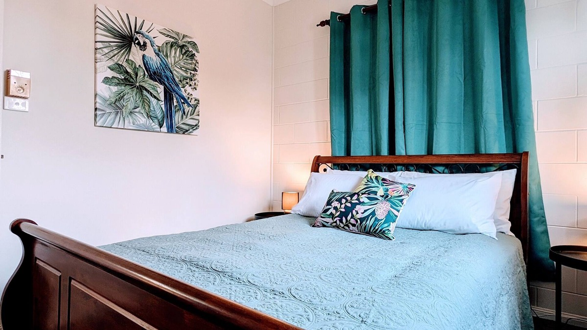 Idalia House | Home Sweet Home - 3 bedroom, 1 bathroom. central location