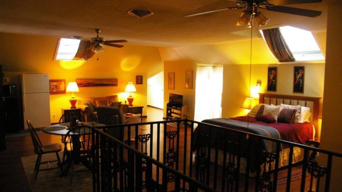 Paris Bed & Breakfast | Home Sweet Home Bed & Breakfast